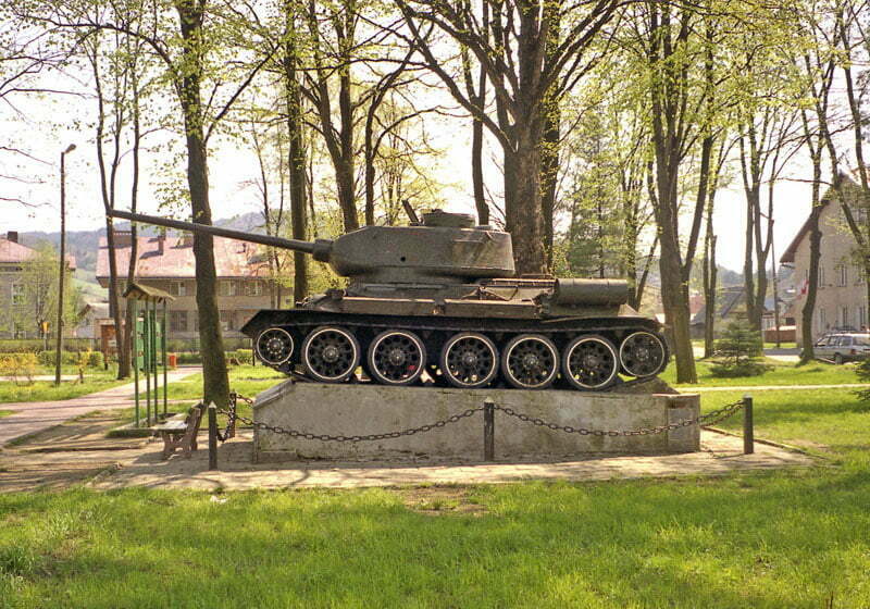Czołg T34 w centrum Baligrodu  / fot. Wikipedia