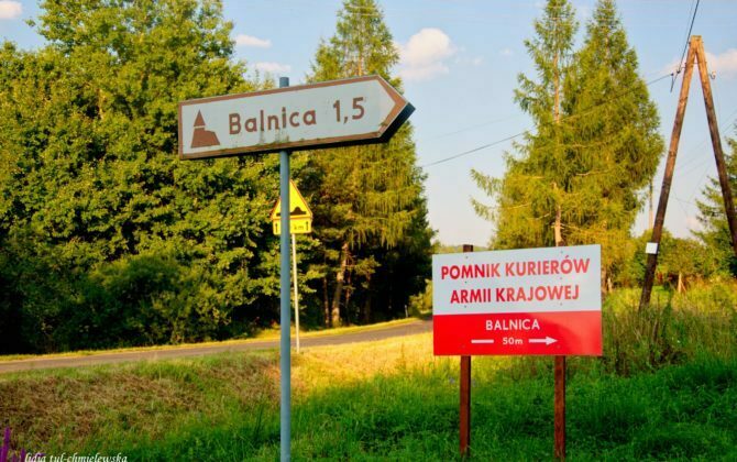 Znaki informujące, że właśnie tutaj odnajdziemy wieść Balnica / fot. Lidia Tul-Chmielewska