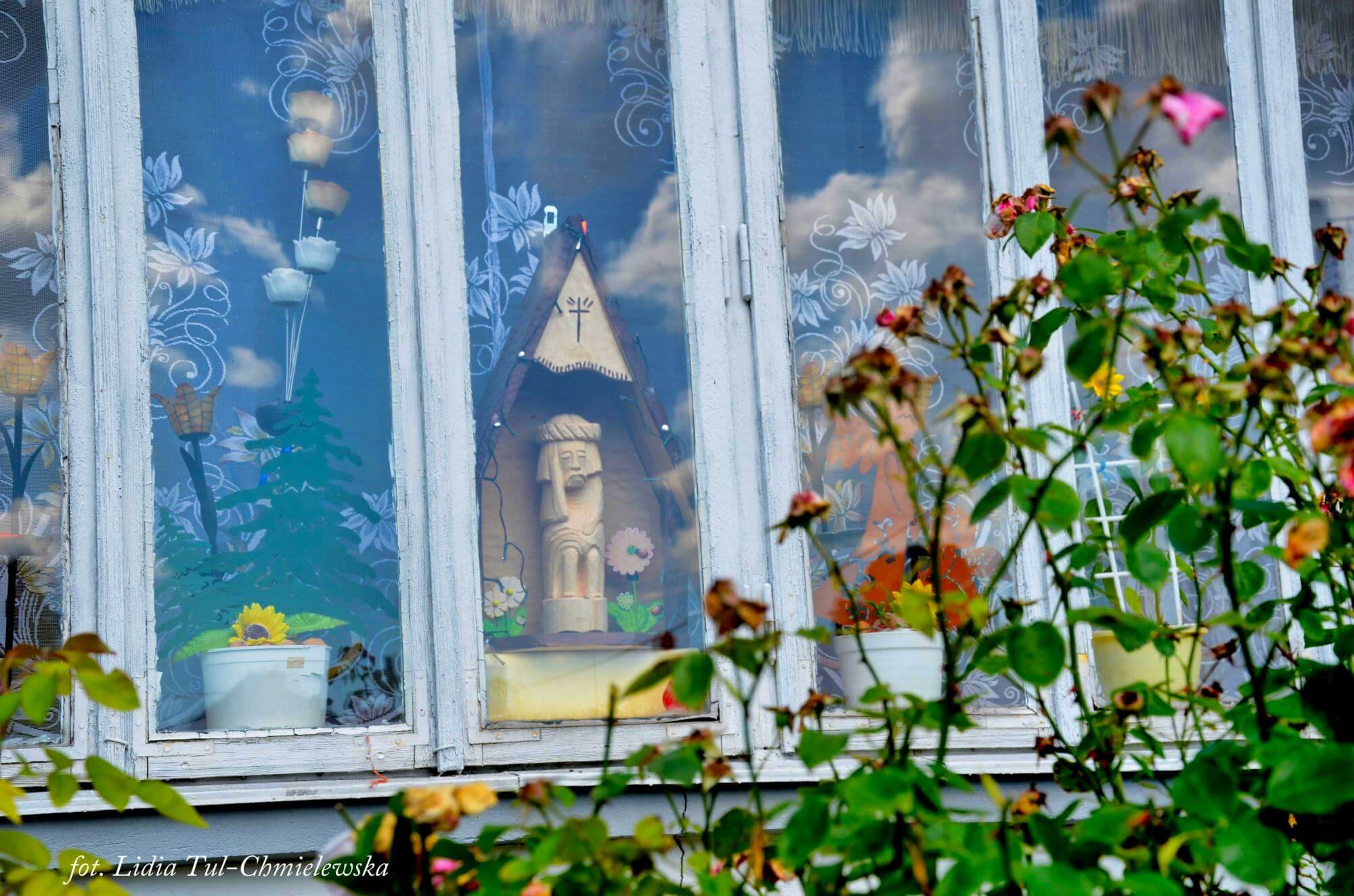 W oknach święci, Jaśliska / fot. Lidia Tul-Chmielewska